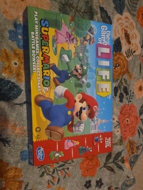 NWT-Hasbro Super Mario Game of Life Box - Red, Blue, Green, Yellow